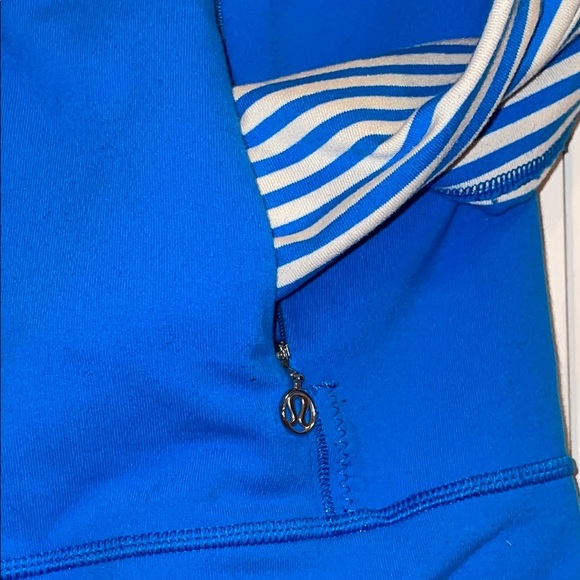 Lululemon Athletica Blue and White Utility Jacket - Picture 6 of 10
